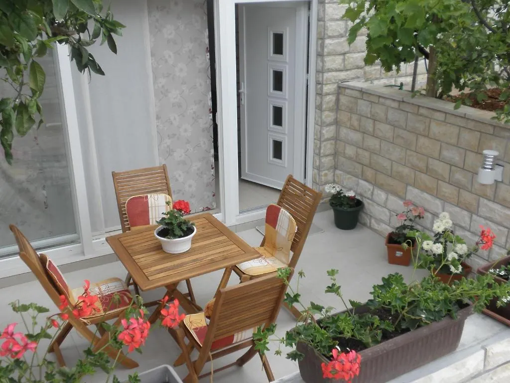 Apartmani Lucija Zadar 0*,